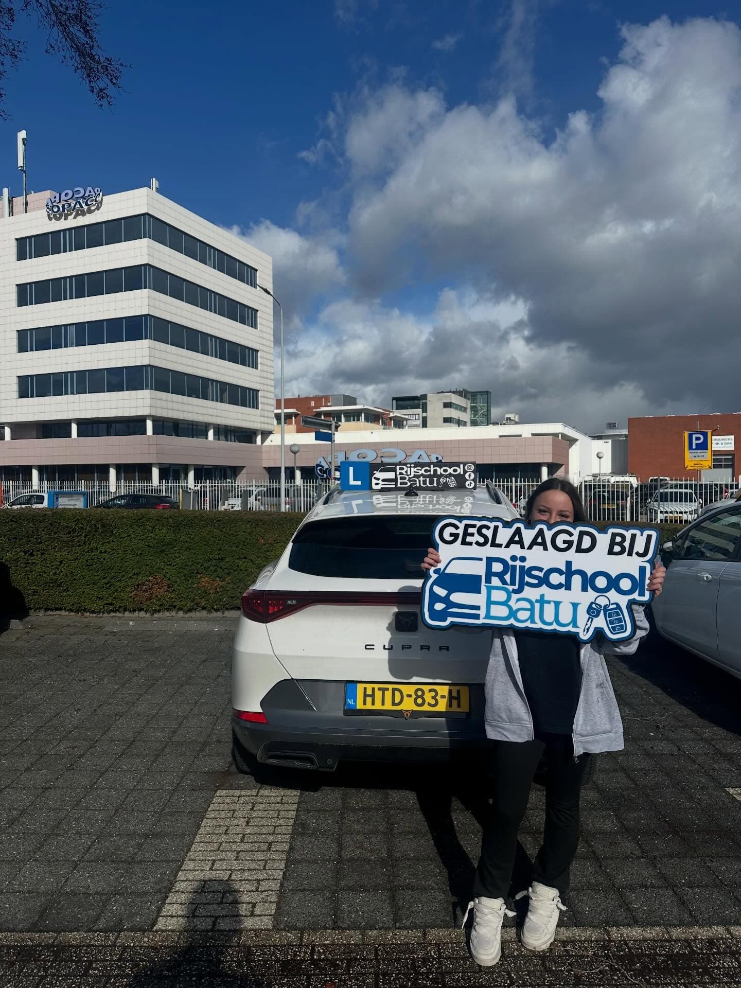 Geslaagde leerling bij Rijschool Batu
